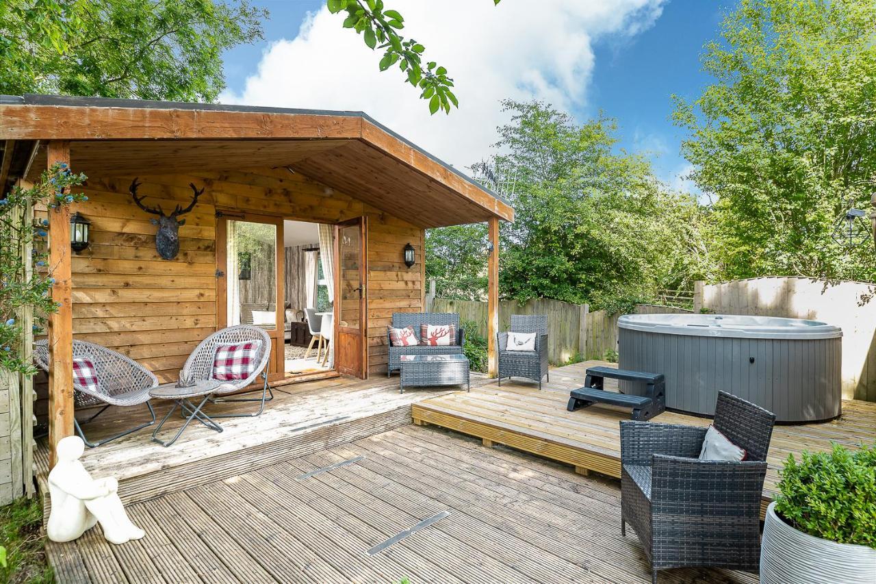 Vila The Log Cabin With Private Hot Tub, Bath Exteriér fotografie